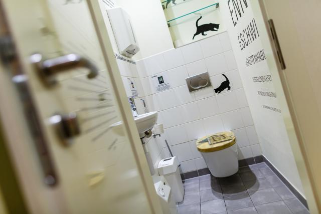 Banner ....zwei literarische Toiletten......